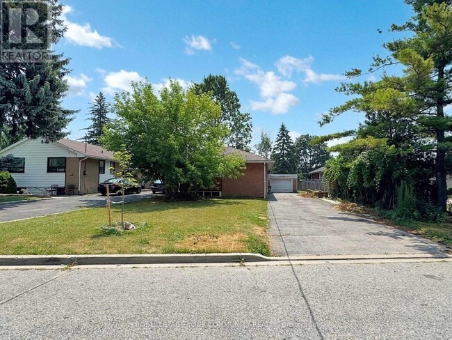 Building Photo - 17 Dobbin Rd