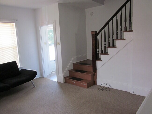 Livingroom - 1171 Philadelphia St