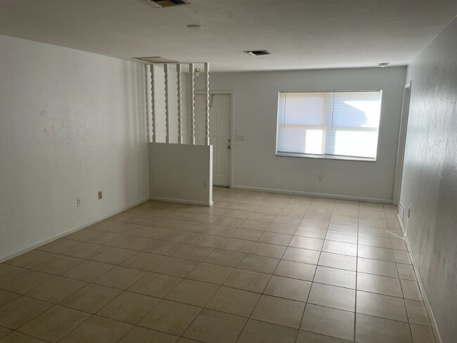Foto del edificio - 10022-10028 8th St N