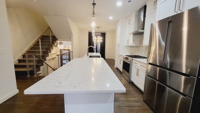 Foto del edificio - 452 E 33rd St