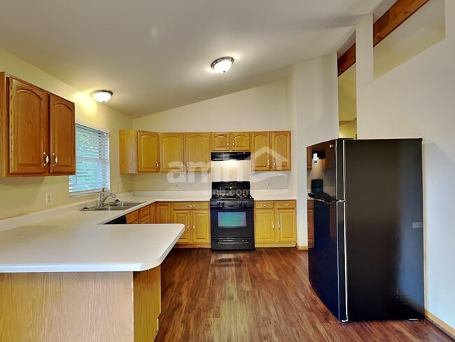 Foto del edificio - 204 Inverness Trl