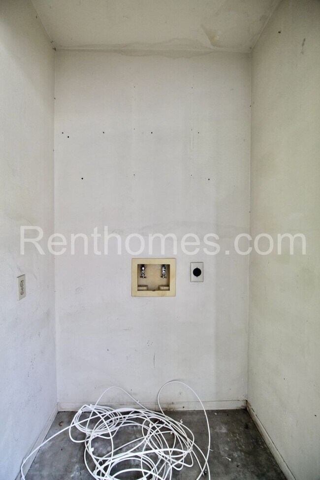 Foto del edificio - 8510 Summerdale Rd