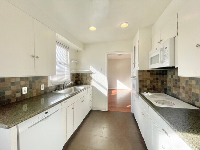 Foto del edificio - 2626-2628 S Street