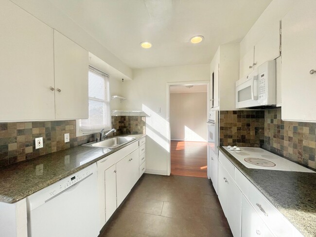Photo - 2626-2628 S Street Apartment