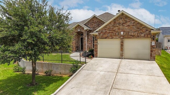 Building Photo - 923 Lake View Dr