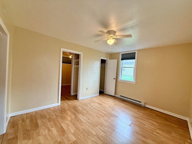 Foto del edificio - 560 N Pine St