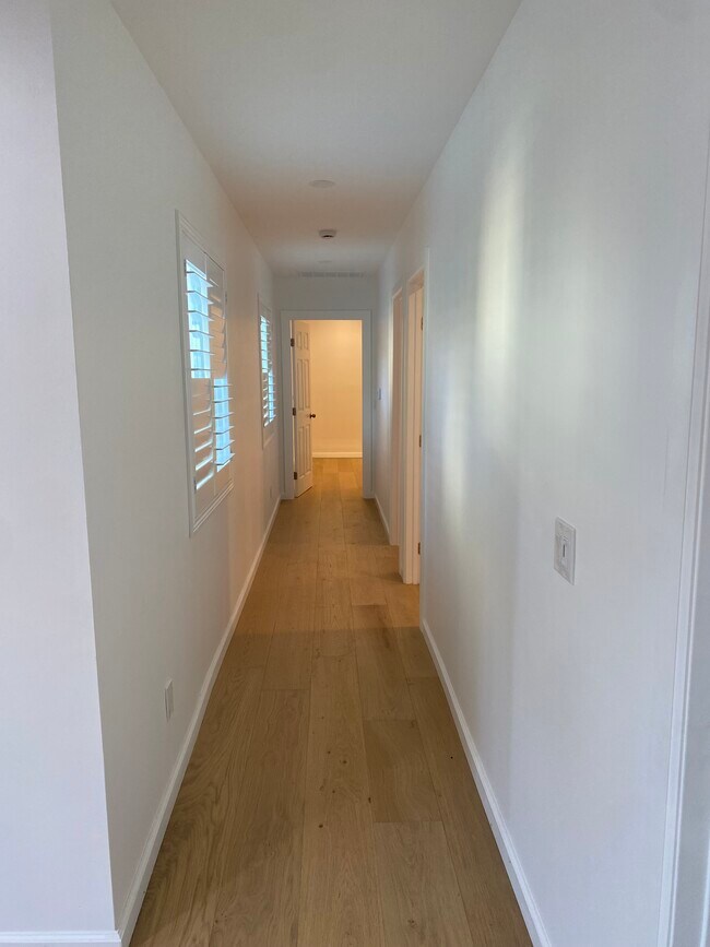 Building Photo - 2123 Southside Dr