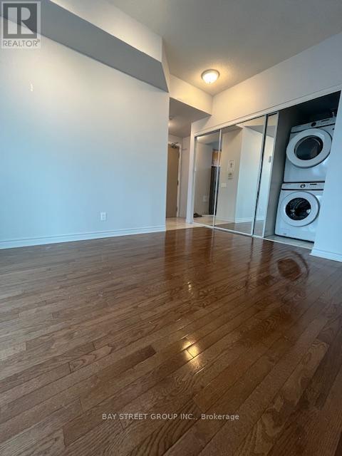 Photo du bâtiment - 60 Byng Ave