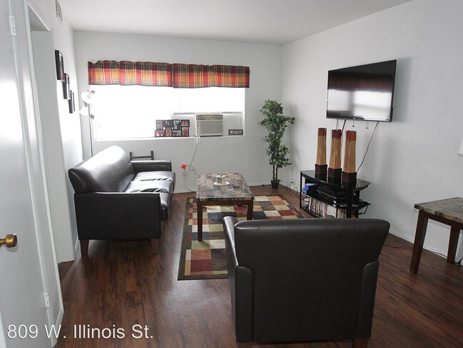 Foto del edificio - 1 br, 1 bath Apartment - 809 W. Illinois St.