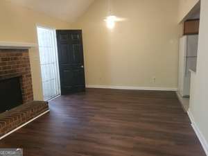 Foto del edificio - 305 River Oak Dr