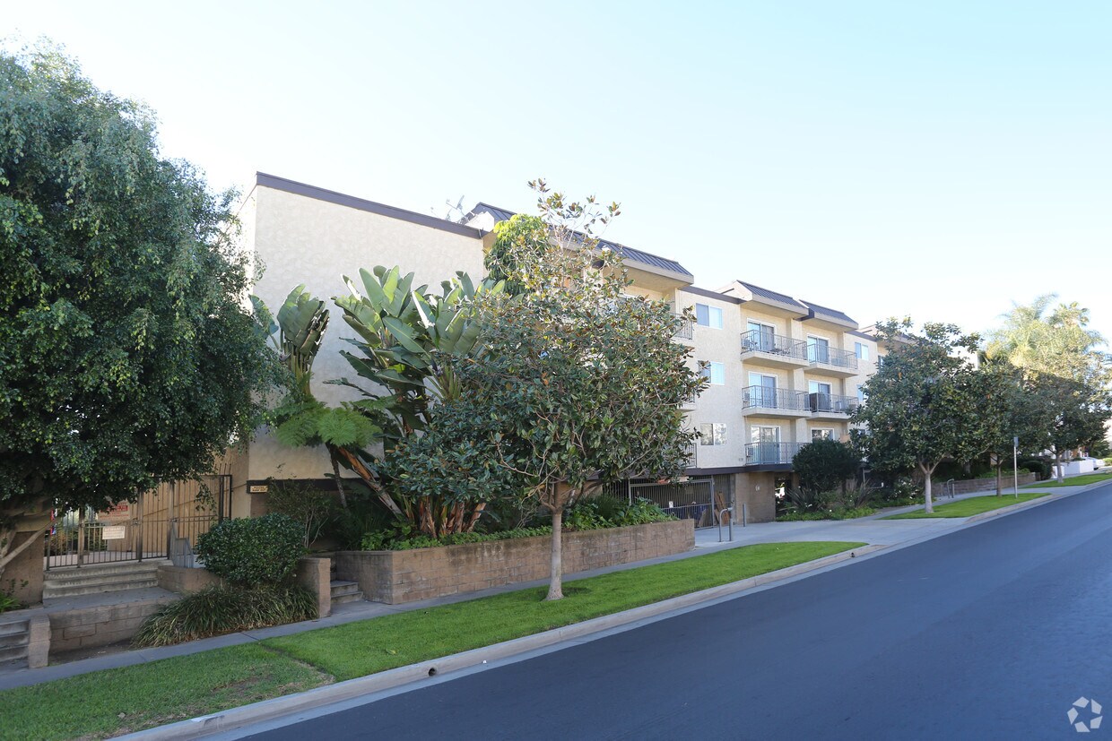 Edificio - 3717 Bagley Ave