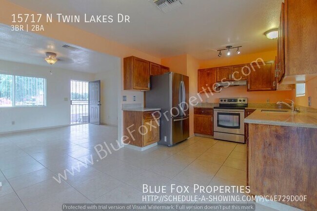 Building Photo - 3 Bed home in Catalina, large yard and tal...