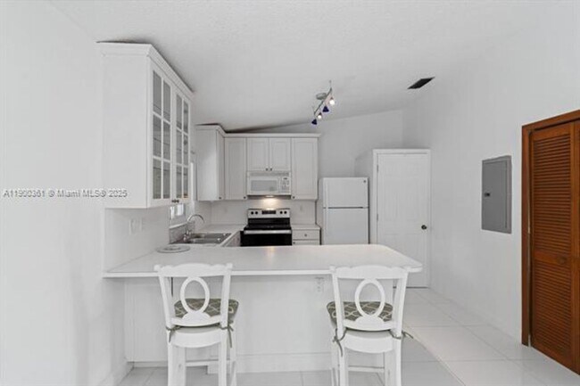 Building Photo - 9617 SW 144th Pl