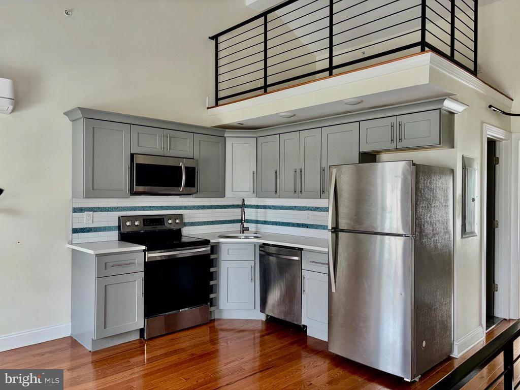 Foto principal - 6607 Ridge Ave