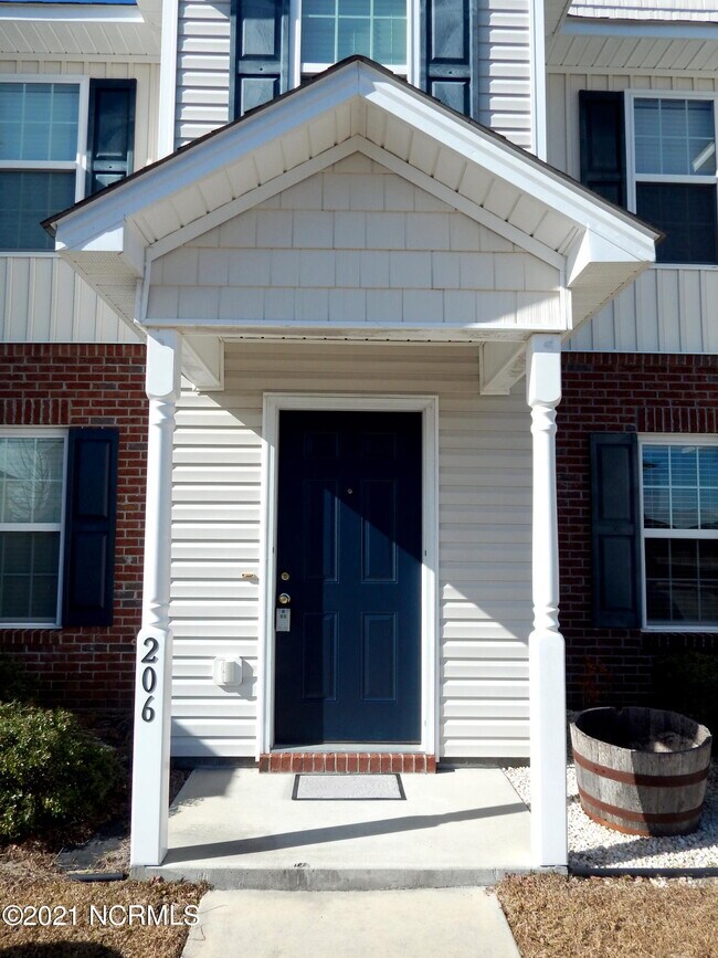 Foto del edificio - 206 Glen Cannon Drive