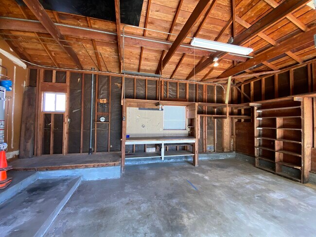 Building Photo - 845 32nd Ave