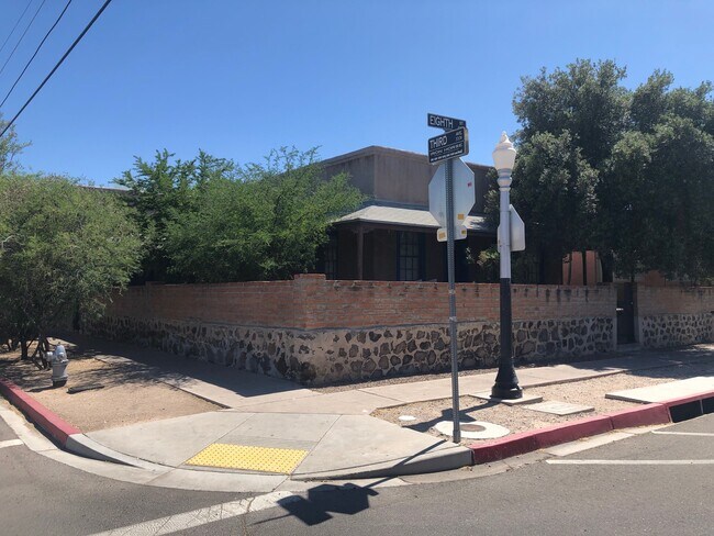 Building Photo - 291 N 3rd Ave