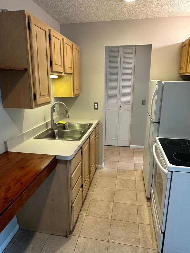 Foto del edificio - Charming 1BR Condo in Uptown Minneapolis