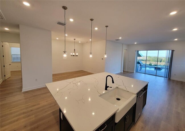 Building Photo - 15627 Vetta Dr