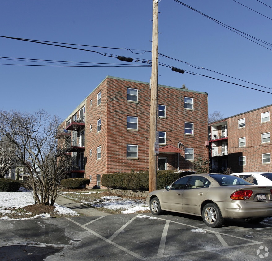 Building Photo - 457-485 Pleasant St