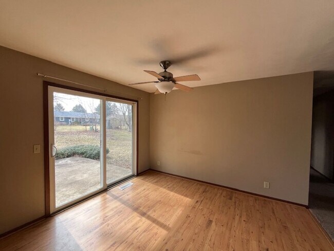 Foto del edificio - 3824 Skyview Dr