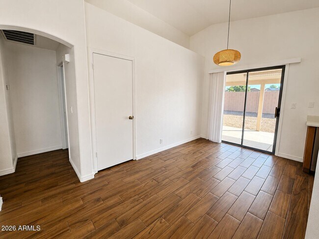 Foto del edificio - 16538 N 158th Ave