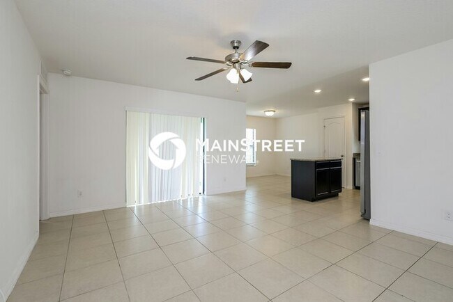 Building Photo - 3 Bedroom Pet-Friendly Home in Dundee, FL with Main Street Renewal