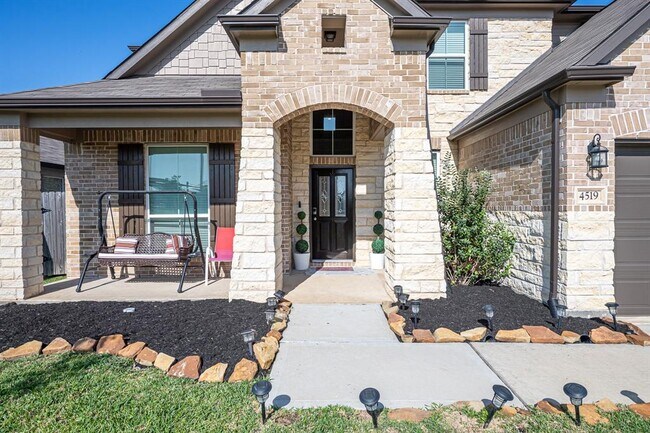 Building Photo - 4519 Hronas Dr