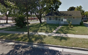 Building Photo - 6901 W Sheridan Ave