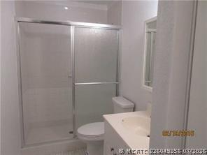 Foto del edificio - 330 Lakewood Cir E
