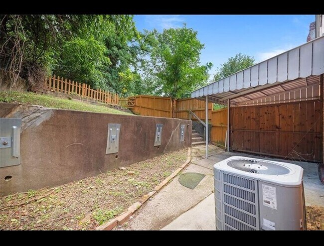 Back Porch - 1434 Reuben St