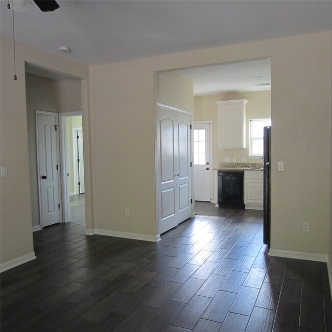 Foto del edificio - 23431 Hill Rd