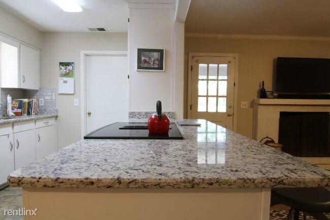 Building Photo - 4 br, 2 bath House - 4604 Woodruff Rd