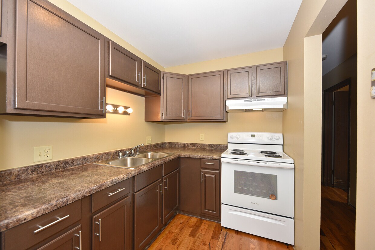 Foto principal - 7020 W Fond Du Lac Ave