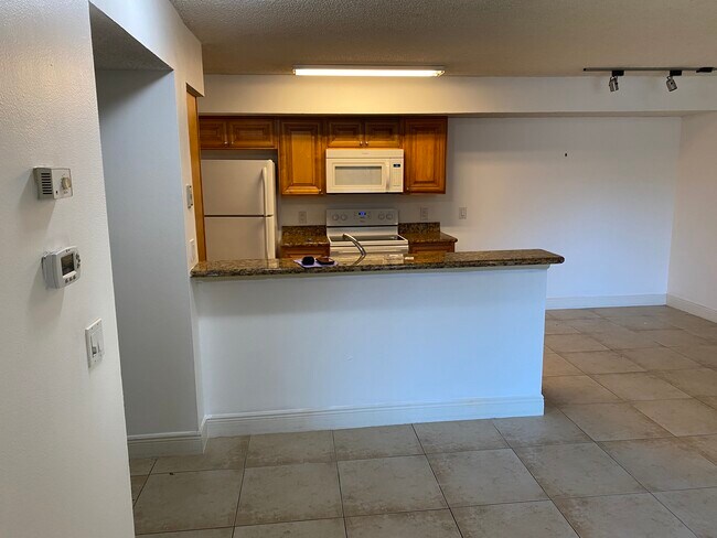 Foto del edificio - 2094 Arbour Walk Cir