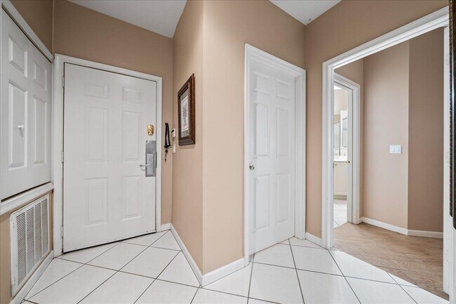 Foto del edificio - 8264 Mulligan Cir
