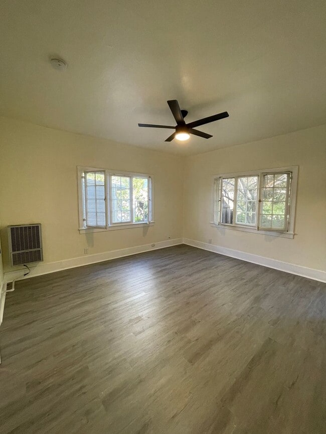 Building Photo - 840 1/2 Laguna Ave
