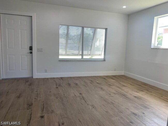 Foto del edificio - 811 94th Ave N