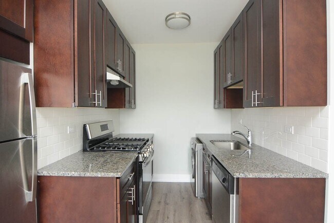 Foto del edificio - 725 St Johns Ave