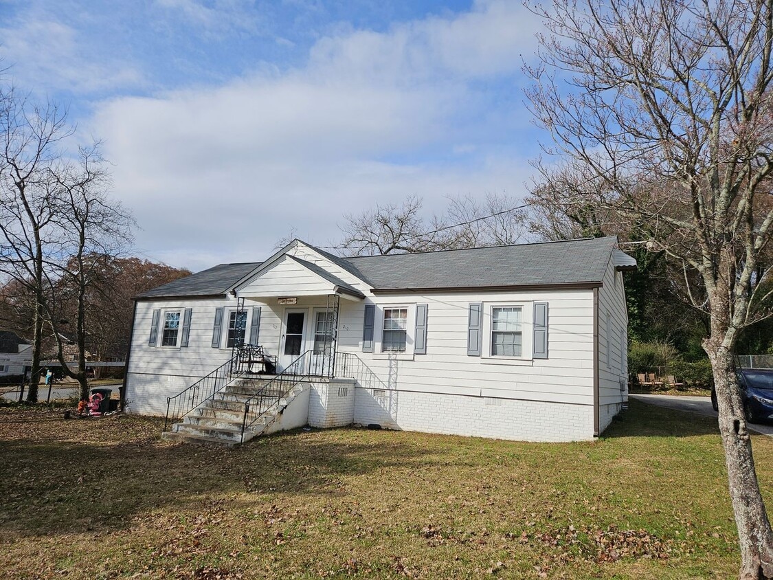 Photo - Lakewood Drive 210, 212