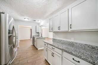 Building Photo - 22203 Fincastle Dr