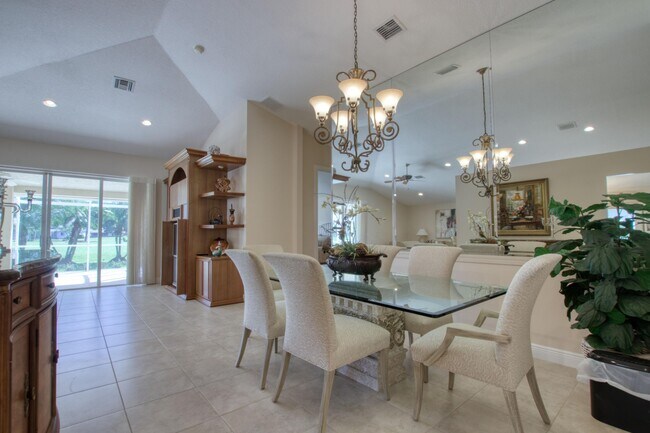 Building Photo - 5683 Fountains Dr S