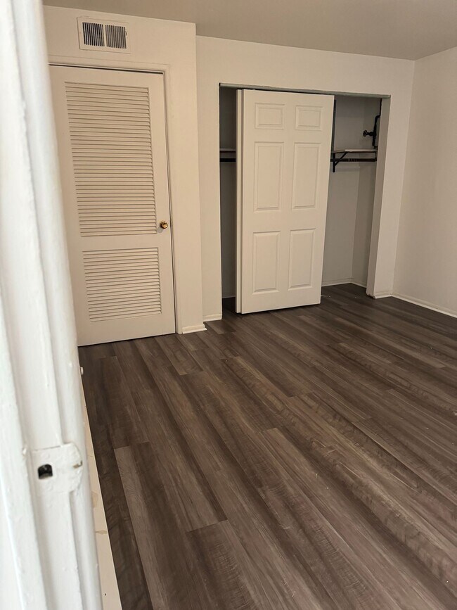 Foto del edificio - 5828 Stieren Dr