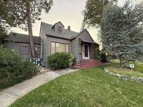 Building Photo - 882 NE 7th St