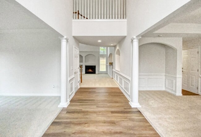 Building Photo - 1115 Fountain Crest Dr