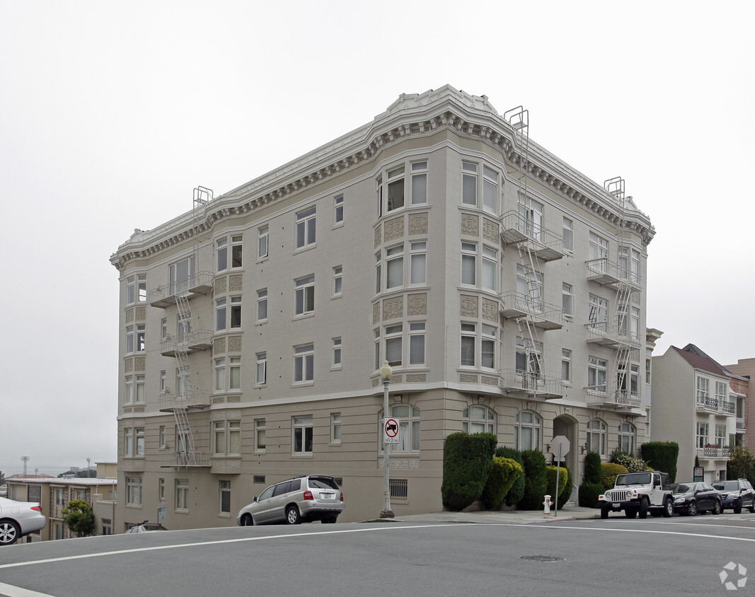 Primary Photo - Green Street Apartments