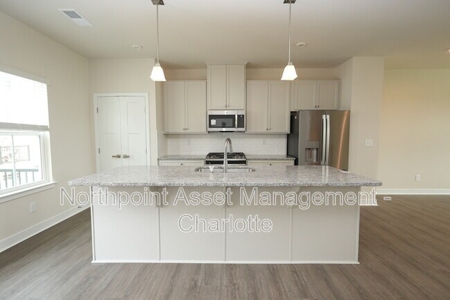 Building Photo - 1236 Newell Towns Ln