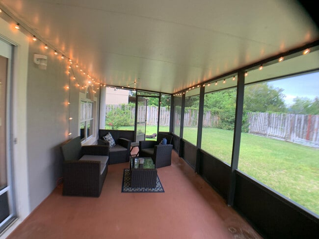 Building Photo - 24566 SW 11th Rd