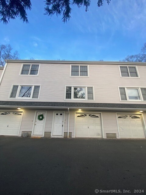 Primary Photo - 2508 Whitney Ave