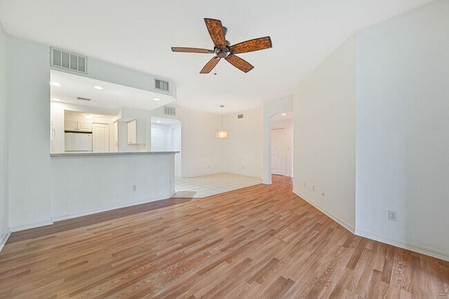 Foto del edificio - ** 3/2 Condo  ~ Gated Community w/ Ameniti...